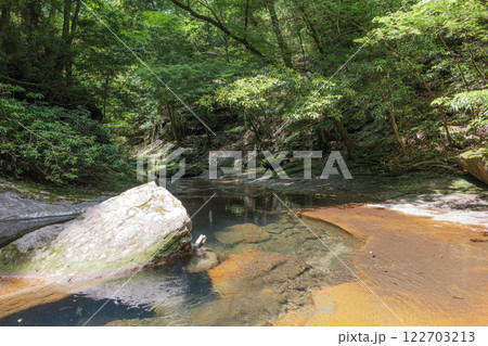 秘境の水辺 122703213