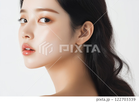 アジア人女性のポートレート（スキンケア・エステサロン） 122703339
