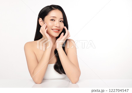 Beautiful young asian woman with clean fresh skin on white background, Face care, Facial treatment, Cosmetology, beauty and spa, Asian women portrait. 122704547