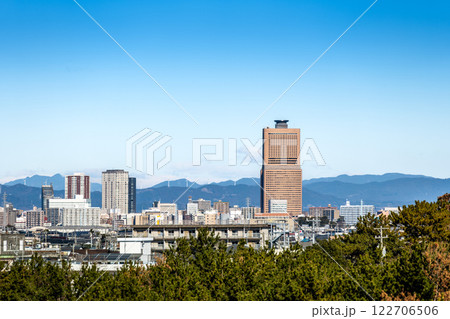 松林の向こうに広がる静岡県浜松市街の眺め, 松林の向こうに広がる静岡県浜松市街の眺め, 122706506
