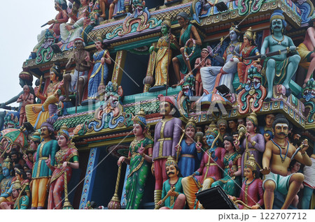 Detail of Sri Mariamman temple in Singapore 122707712