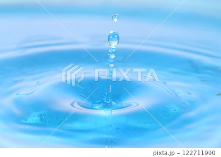 水滴のハイスピード撮影 122711990