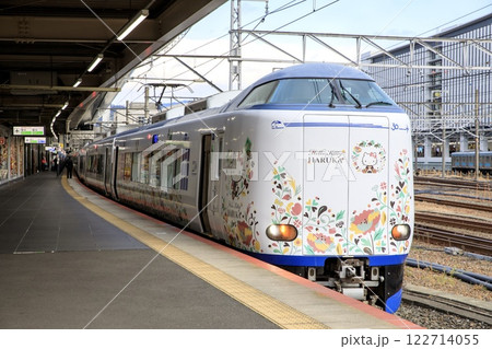 京都駅に停車中の271系関空特急はるか 122714055