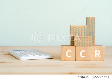 CCRと書かれたブロック、電卓、不動産の模型 122714364