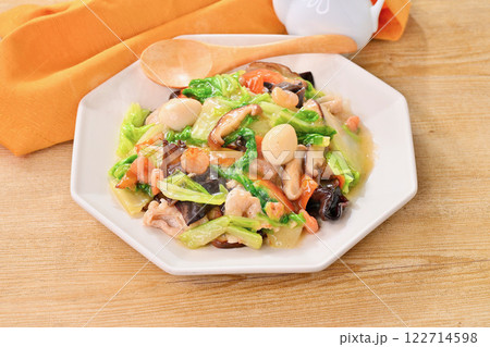 注）湯気は合成です。野菜いっぱいの中華料理、八宝菜。 122714598