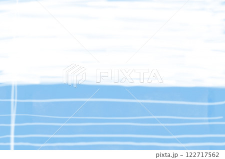 水色背景と白い枠線 (背景素材) 水色背景と白い枠線 (背景素材) 122717562