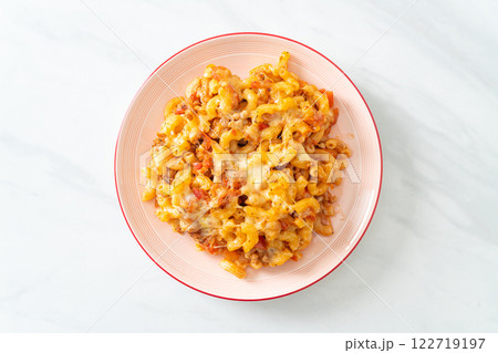 homemade macaroni bolognese with cheese homemade macaroni bolognese with cheese 122719197