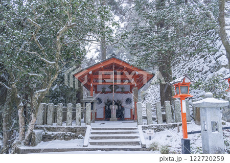 冬の鞍馬寺　九十九折参道　巽の弁財天社（弁財天） 122720259