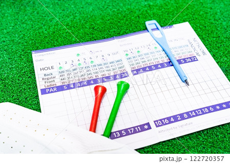ゴルフ の スコアカード に 記入 【 golf の アテスト の イメージ 】 ゴルフ の スコアカード に 記入 【 golf の アテスト の イメージ 】 122720357