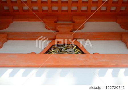 小豆島土庄町西光寺四恩の門の蟇股-1 小豆島土庄町西光寺四恩の門の蟇股-1 122720741