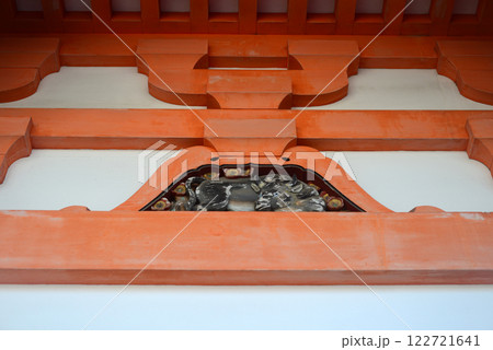 小豆島土庄町西光寺四恩の門の蟇股-7 122721641