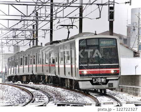 雪の中を走る名鉄電車 雪の中を走る名鉄電車 122722327