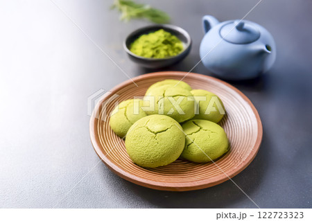 抹茶と抹茶クッキーのイメージ素材 122723323
