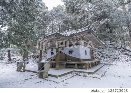 冬の鞍馬寺 奥の院参道 僧正ガ谷不動堂 冬の鞍馬寺 奥の院参道 僧正ガ谷不動堂 122723998