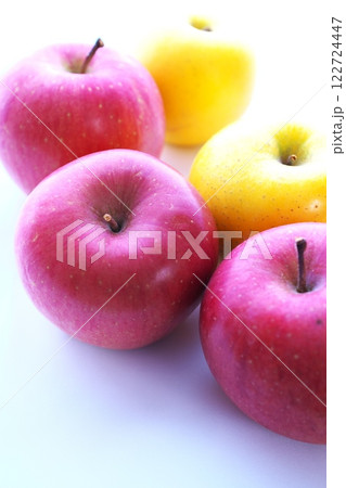 新鮮なリンゴ 122724447
