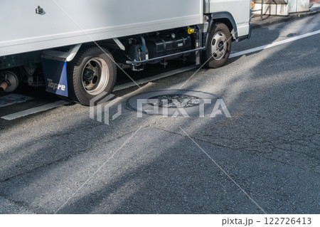 白いトラックの箱車 白いトラックの箱車 122726413