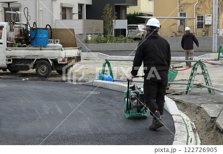プレートコンパクター 道路舗装工事 プレートコンパクター 道路舗装工事 122726905