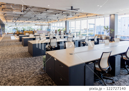 おしゃれなデザイナーズオフィス 122727140