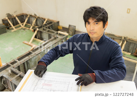 基礎コンクリート打設 122727248