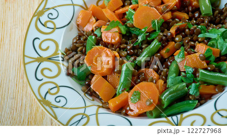 Moroccan Puy lentil salad 122727968
