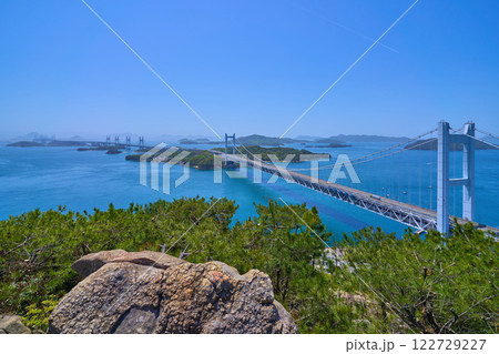 岡山県倉敷市の鷲羽山の鍾秀峰(山頂展望台)から南西側の眺望(下津井瀬戸大橋,櫃石島橋など) 岡山県倉敷市の鷲羽山の鍾秀峰(山頂展望台)から南西側の眺望(下津井瀬戸大橋,櫃石島橋など) 122729227