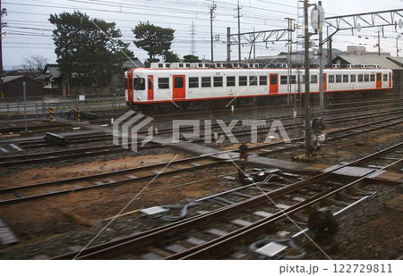 一畑電鉄の風景 平田市駅車両基地(一畑電鉄5000系) 一畑電鉄の風景 平田市駅車両基地(一畑電鉄5000系) 122729811