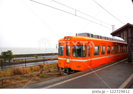 一畑電鉄の風景 宍道湖と一畑電鉄5000系 一畑電鉄の風景 宍道湖と一畑電鉄5000系 122729812