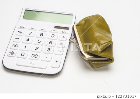 がま口と電卓 がま口と電卓 122731017