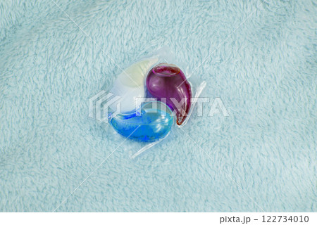 Multicolor gel capsule for washing powder on fabric textile 122734010
