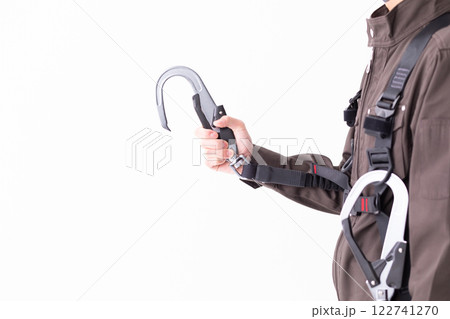 工事用ハーネスを装備するイメージ　(写真素材) 122741270