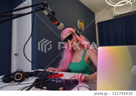 Beautiful young singer and musician broadcast from her home studio Beautiful young singer and musician broadcast from her home studio 122742010