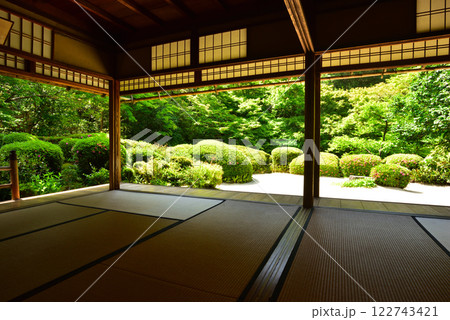 京都市左京区 ひっそりと佇む詩仙堂 122743421