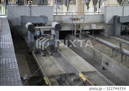 古くなった電車の車止め 122744354