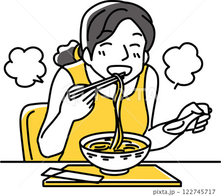 麺類を嬉しそうに食べる女性 122745717