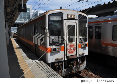 東海交通事業城北線　勝川駅 122745885