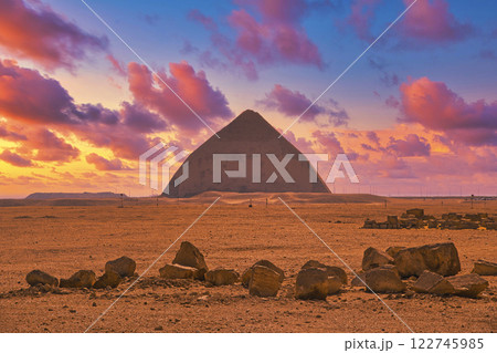 ダハシュールのピラミッド群の絶景 ダハシュールのピラミッド群の絶景 122745985