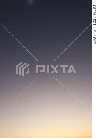 『空の色』HIKARI  #自然 トワイライト 背景素材 #SDGs 光 素材 グラデーション 背景 122746383