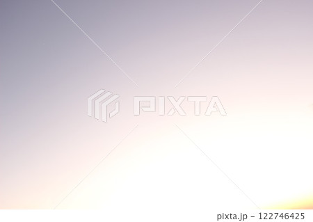 『空の色』HIKARI  #自然 トワイライト 背景素材 #SDGs 光 素材 グラデーション 背景 122746425