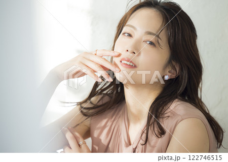 美しいミドル女性のポートレート 美しいミドル女性のポートレート 122746515