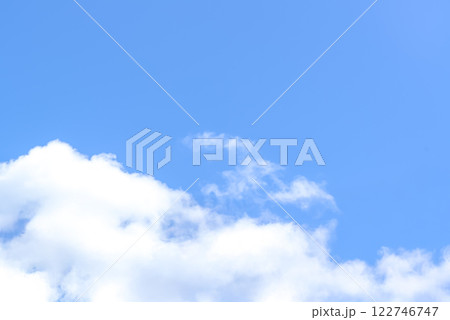 夏の青空と雲　横浜 122746747