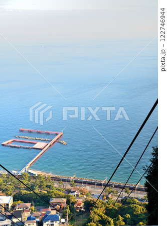 須磨山上遊園のロープウェイ山上駅から瀬戸内海を望む様子です。 122746944