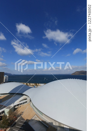 サンポート高松の「あなぶきアリーナ香川」(香川県立アリーナ) サンポート高松の「あなぶきアリーナ香川」(香川県立アリーナ) 122748002