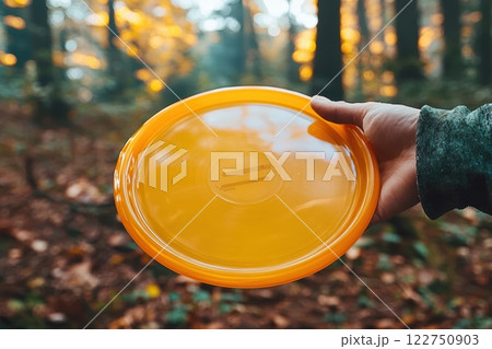 Outdoor Frisbee Review Thumbnail Design with Vibrant Graphics for Autumn Adventures 122750903