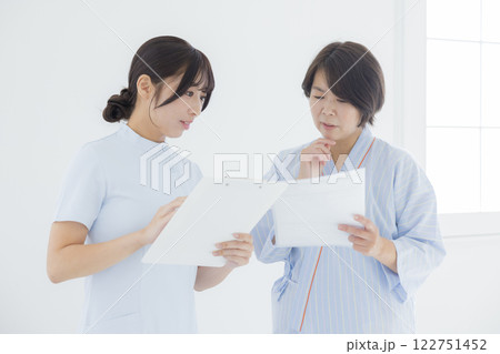 看護師、カウンセリング、人間ドック 122751452