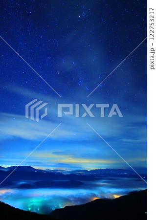 雲海と星空／長野県白馬村 122753217