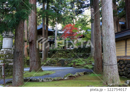 The Zen Buddhist gardens next to Daihonzan Eiheiji Temple (the Temple of Eyernal Peace) in Fukui Japan 122754017