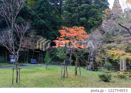 The Zen Buddhist gardens next to Daihonzan Eiheiji Temple (the Temple of Eyernal Peace) in Fukui Japan 122754053