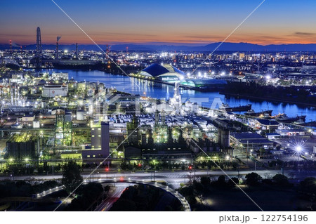 四日市市、うみてらす14から眺める工場夜景 122754196