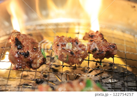 黒毛和牛焼肉（中落ちカルビ） 122754257