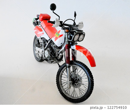 バイクの模型 122754910